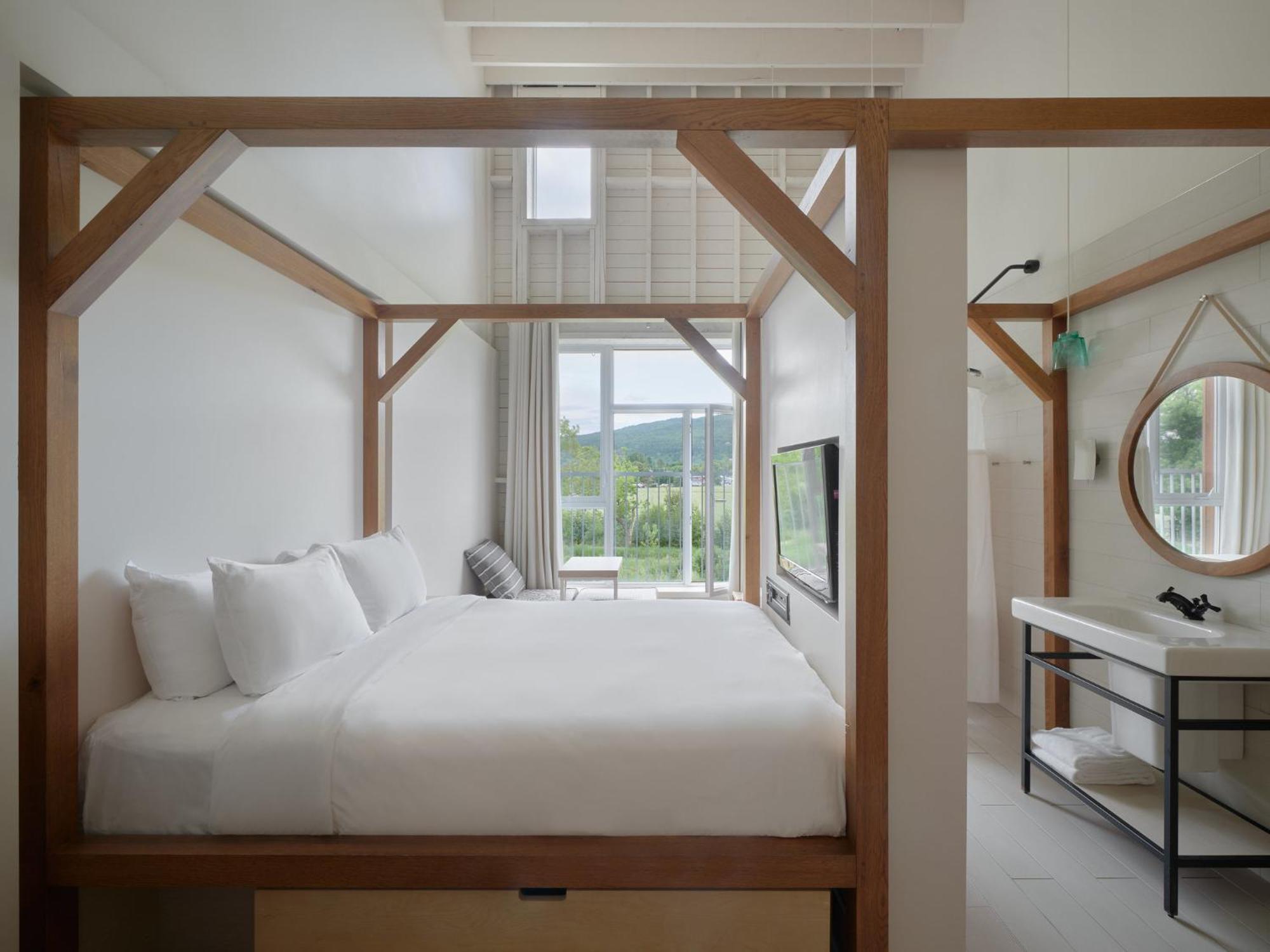 Hotel & Spa Le Germain Charlevoix Baie-Saint-Paul Exterior photo
