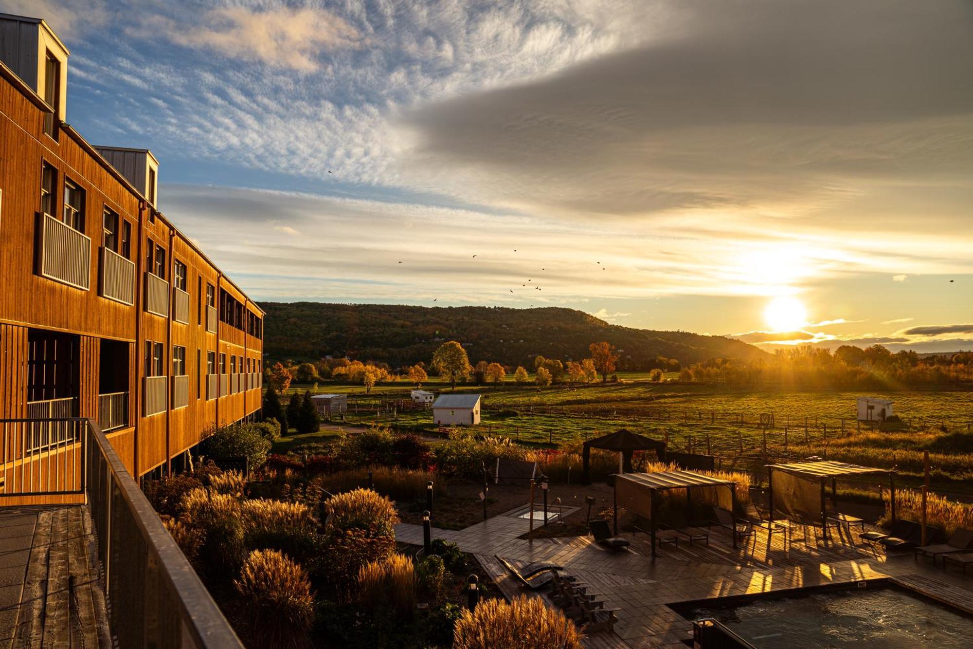 Hotel & Spa Le Germain Charlevoix Baie-Saint-Paul Exterior photo